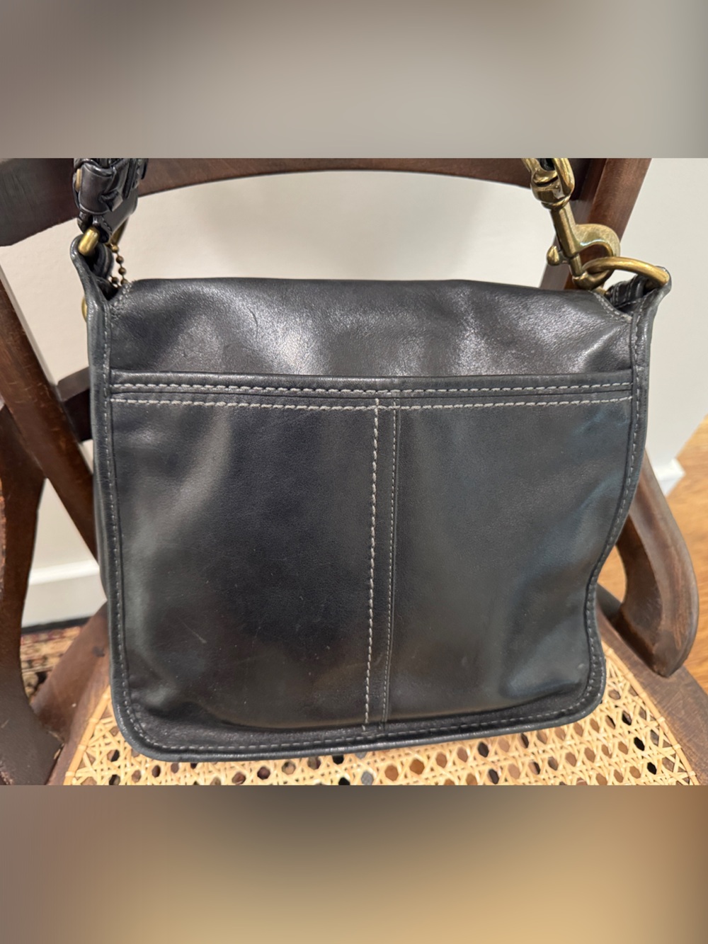 Coach Black Leather saddle / shoulder bag with Antiqued Brass Buckle - Picture 3 of 8